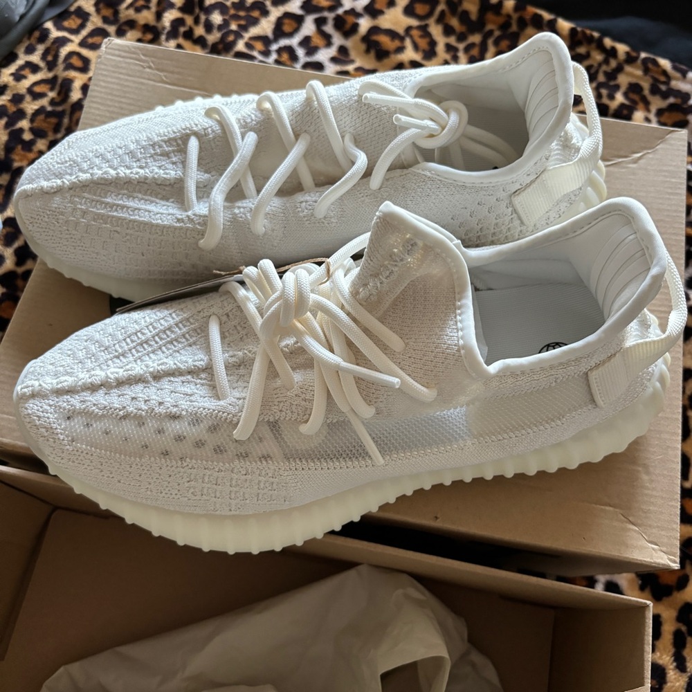 YEEZY boost 350 BONE - Picture 1 of 6